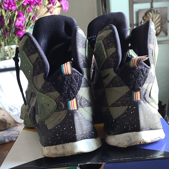 Nike LeBron XIII AS - Picture 7 of 8